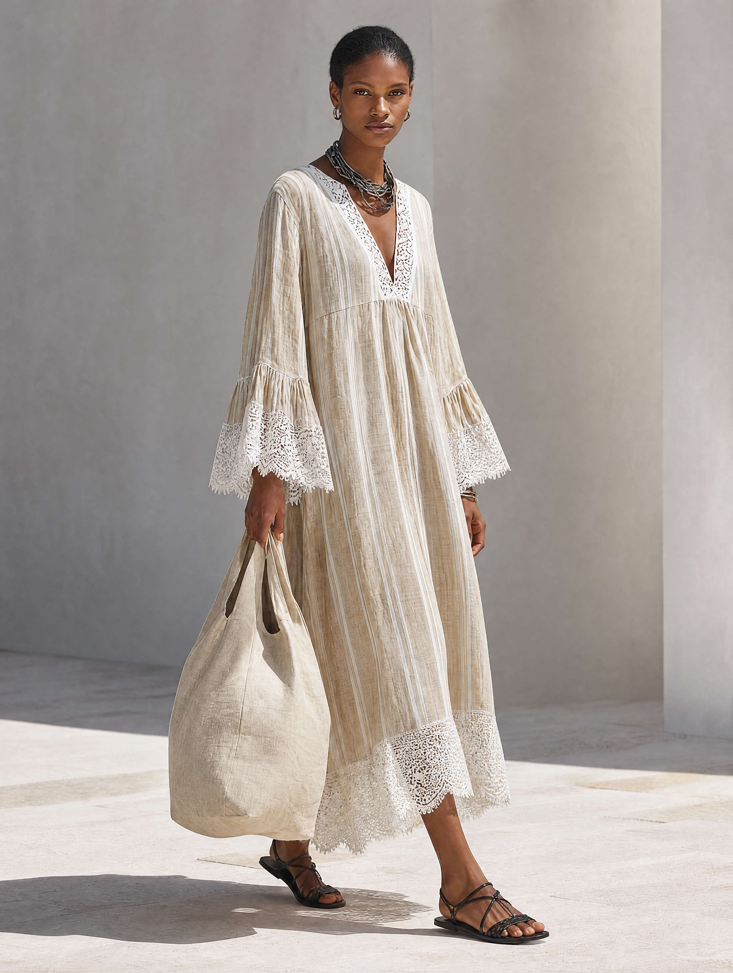 Trendé™ | Eloisa Maxikleid mit ausgestellten Ärmeln und langen Ärmeln