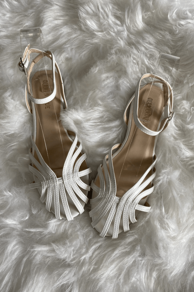 Vittoria | Goldfarbene Schmuck-Sandalen