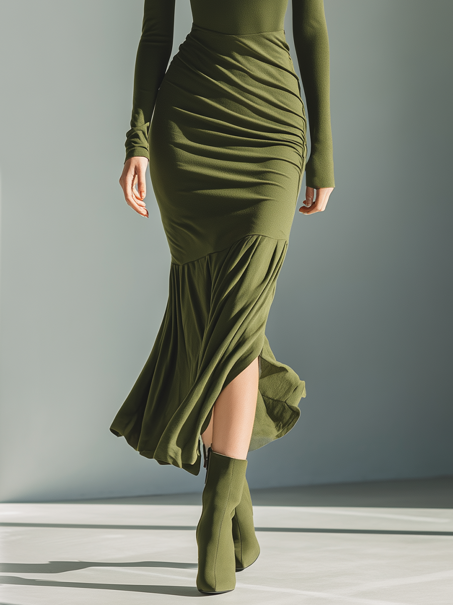 Trendé™ | Vivienne Strick-Maxikleid mit hohem Kragen und Plisseefalten