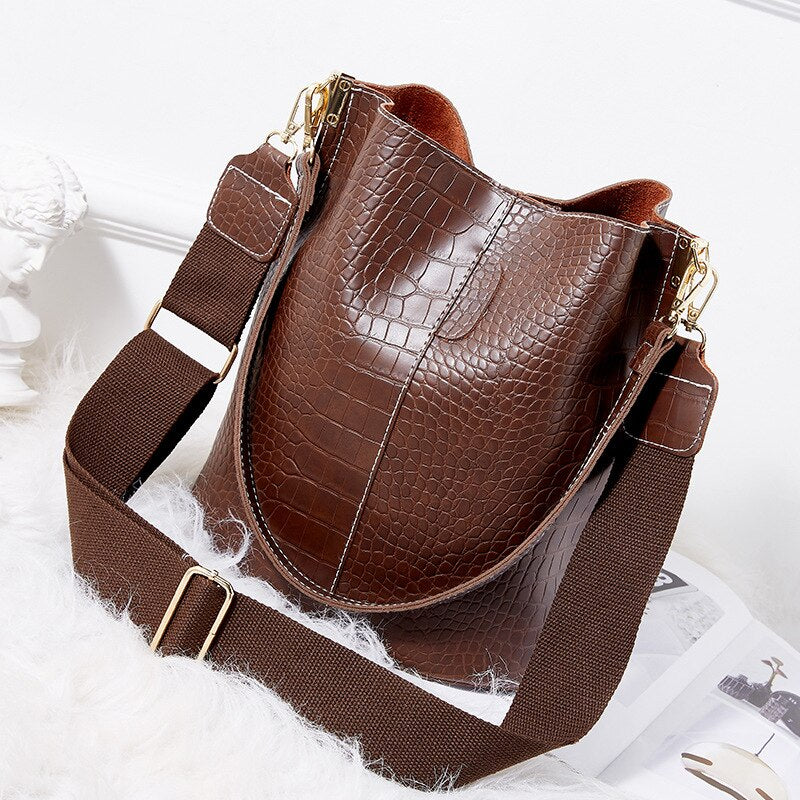 Trendé™ | Mary Bennett Ledertasche mit zeitloser Eleganz