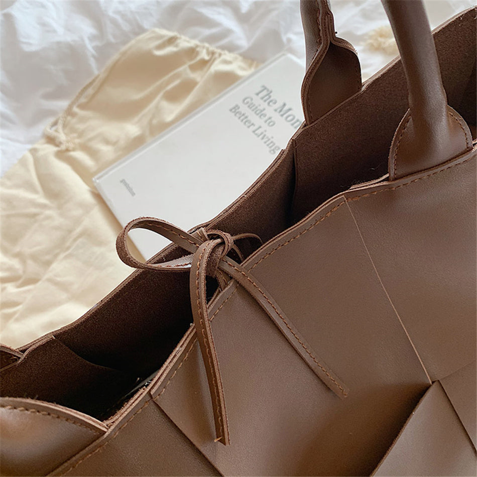 Trendé™ | Jana1979 Ledertasche mit zeitloser Eleganz