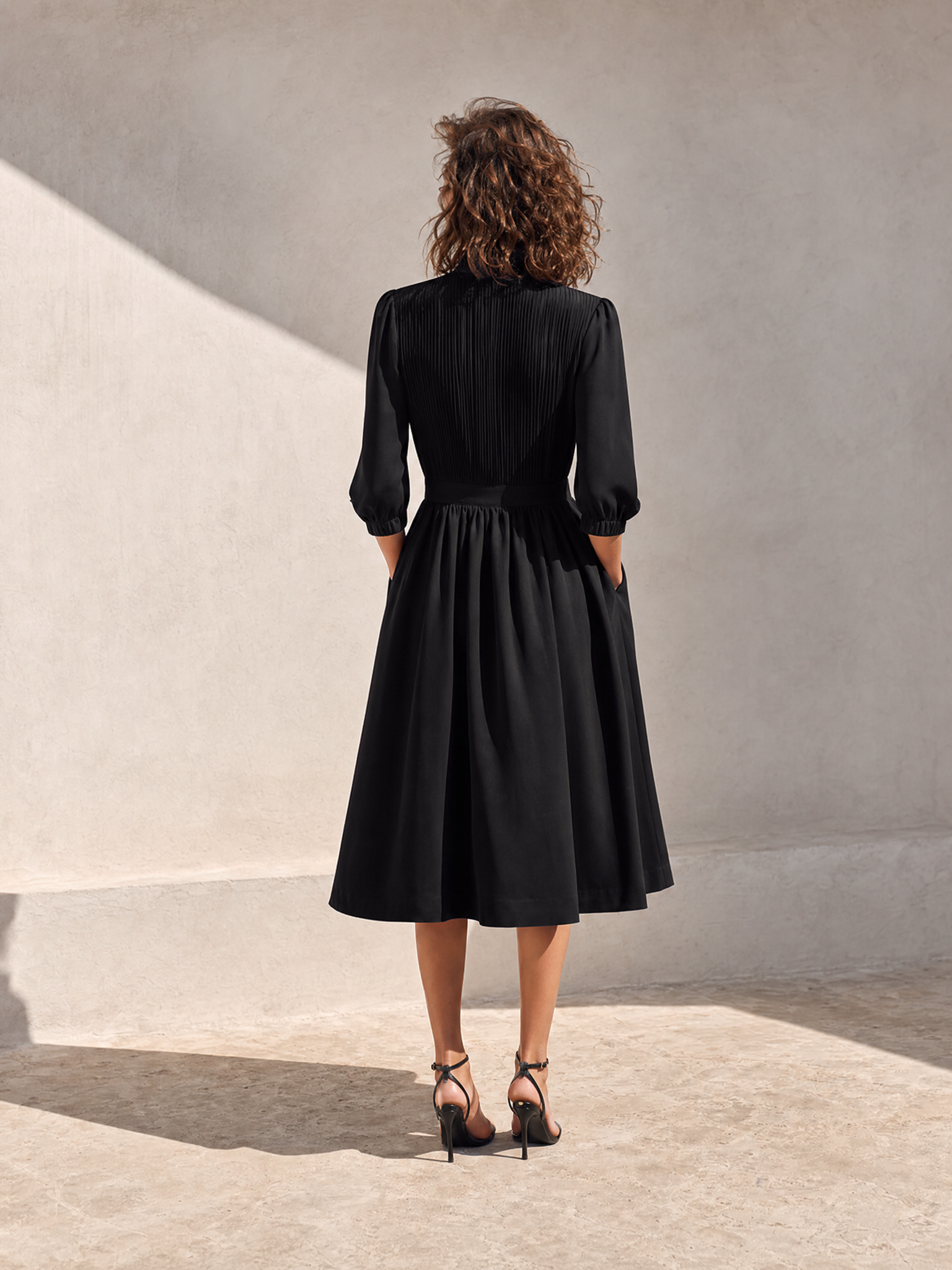 Trendé™ | Jovita Midikleid mit Plisseefalten und Reissverschluss