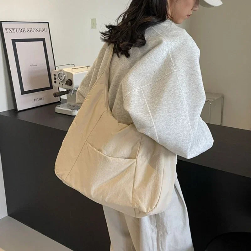 Trendé™ | Veda Messenger-Tasche mit zeitlosem Look