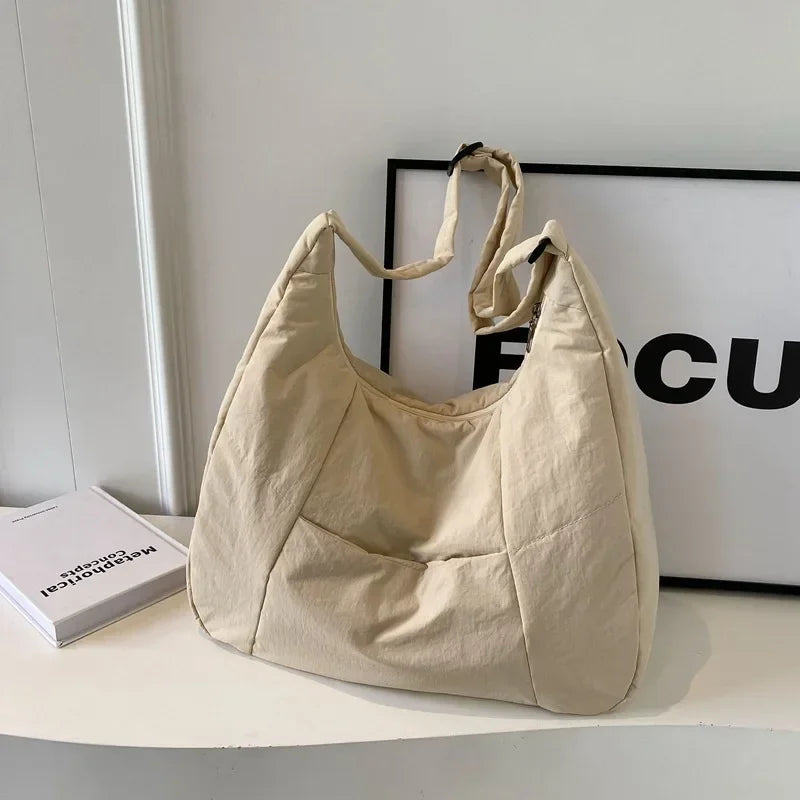 Trendé™ | Veda Messenger-Tasche mit zeitlosem Look