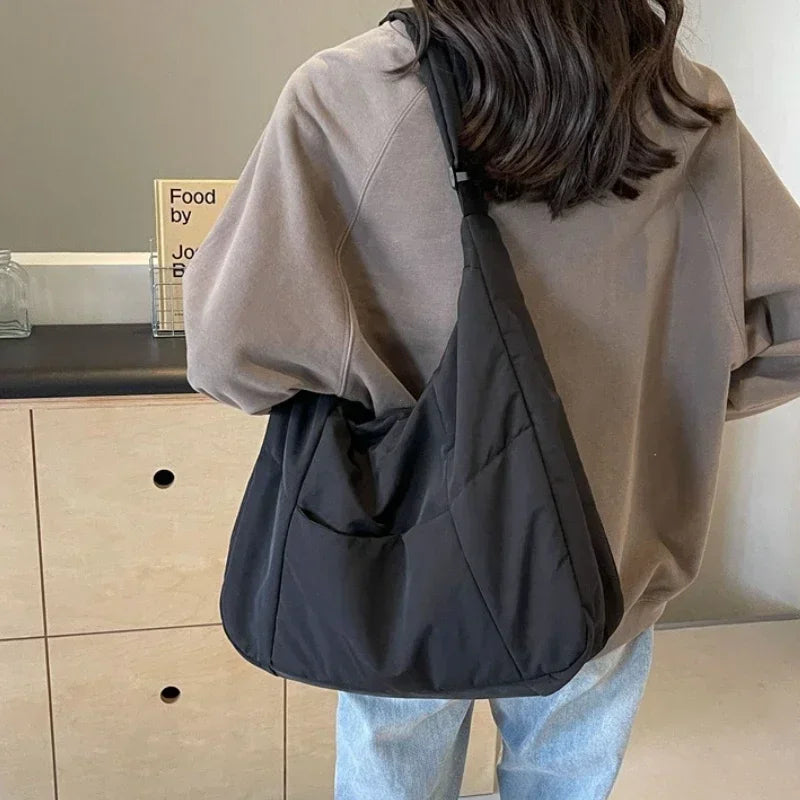 Trendé™ | Veda Messenger-Tasche mit zeitlosem Look