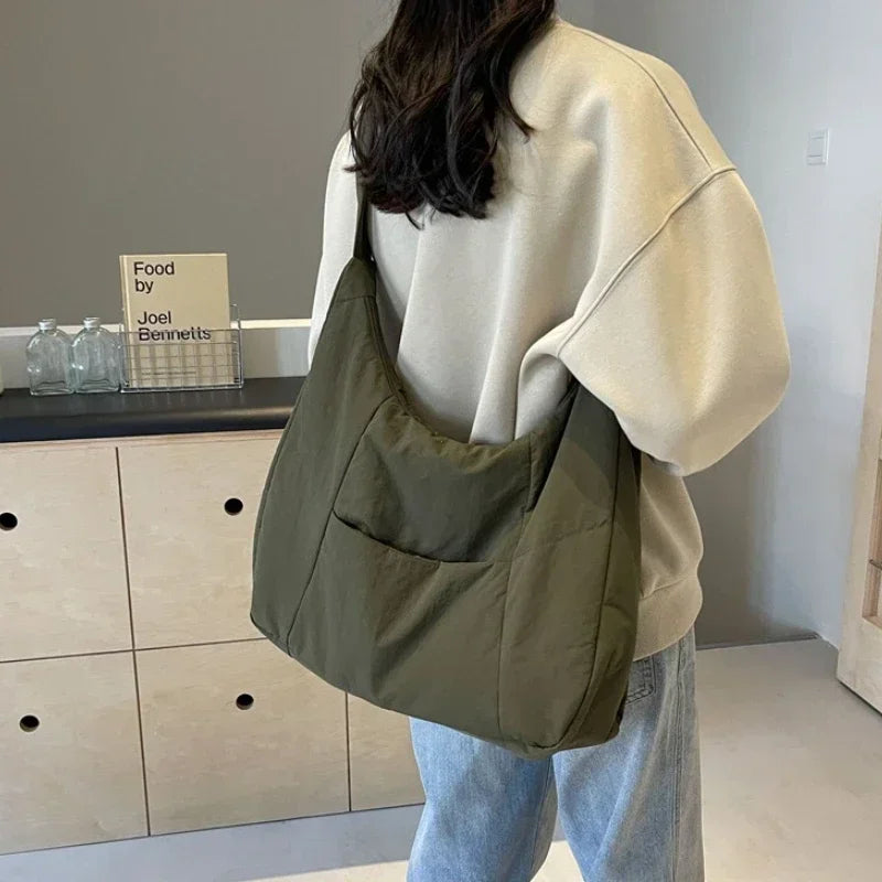 Trendé™ | Veda Messenger-Tasche mit zeitlosem Look