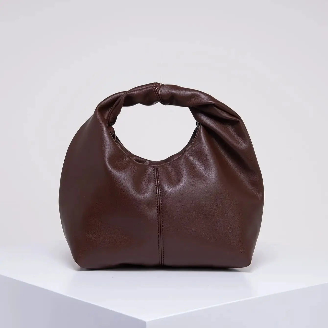 Trendé™ | Clean Ledertasche mit zeitloser Eleganz