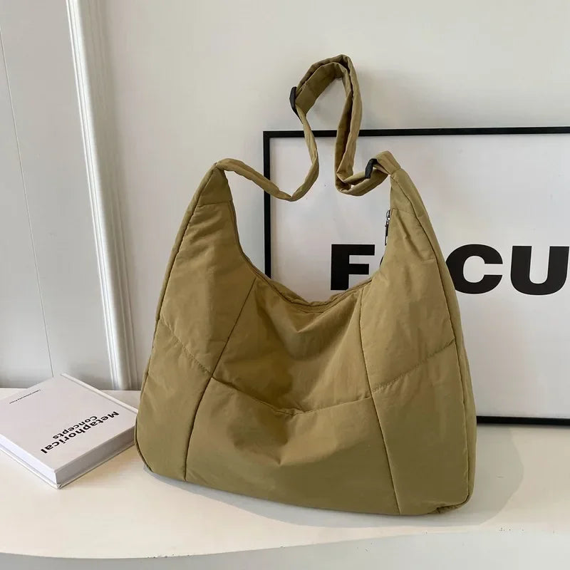 Trendé™ | Veda Messenger-Tasche mit zeitlosem Look