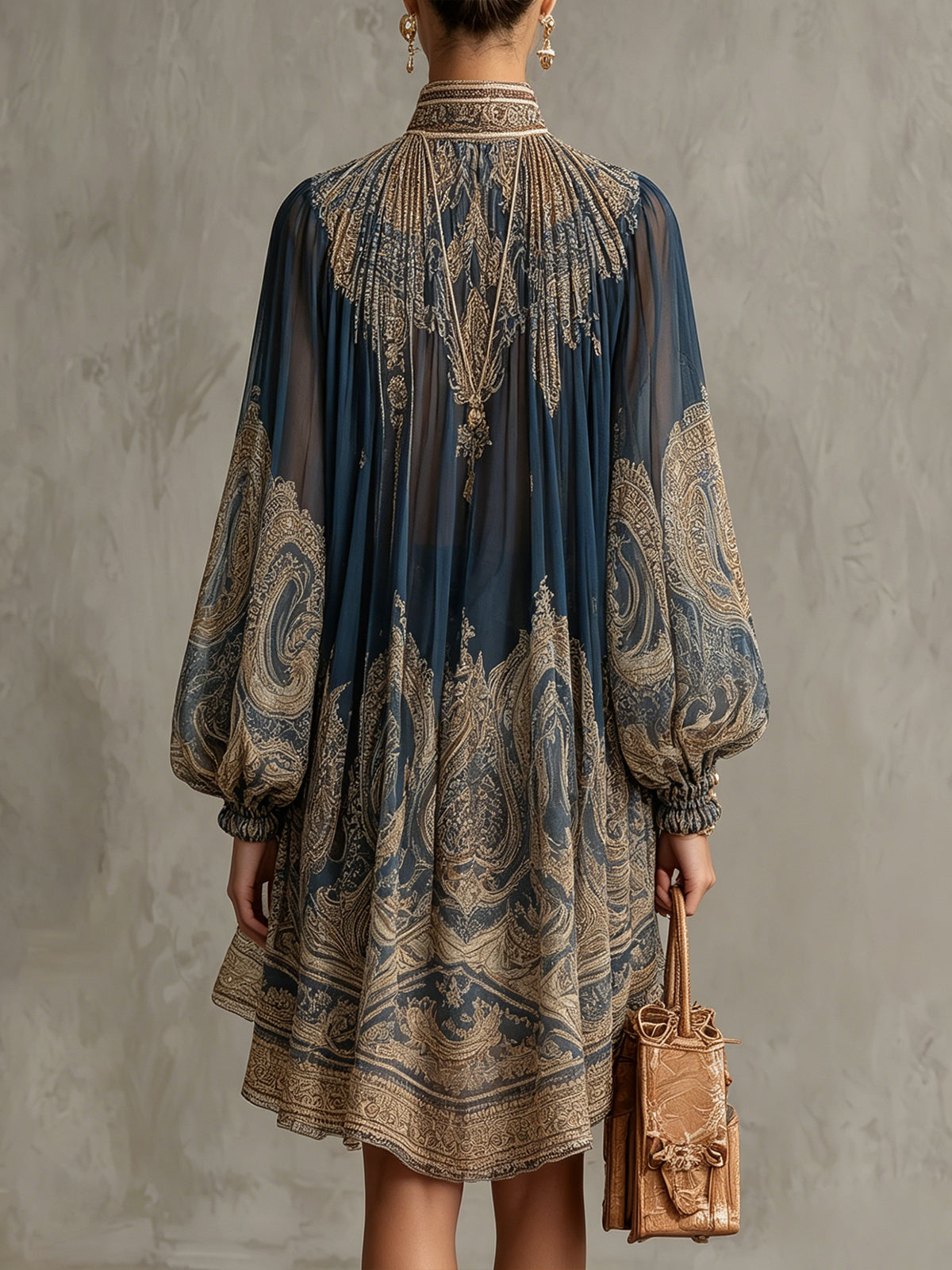 Marineblaues barock bedrucktes hochgeschlossenes unregelmäßiges Chiffon-Minikleid