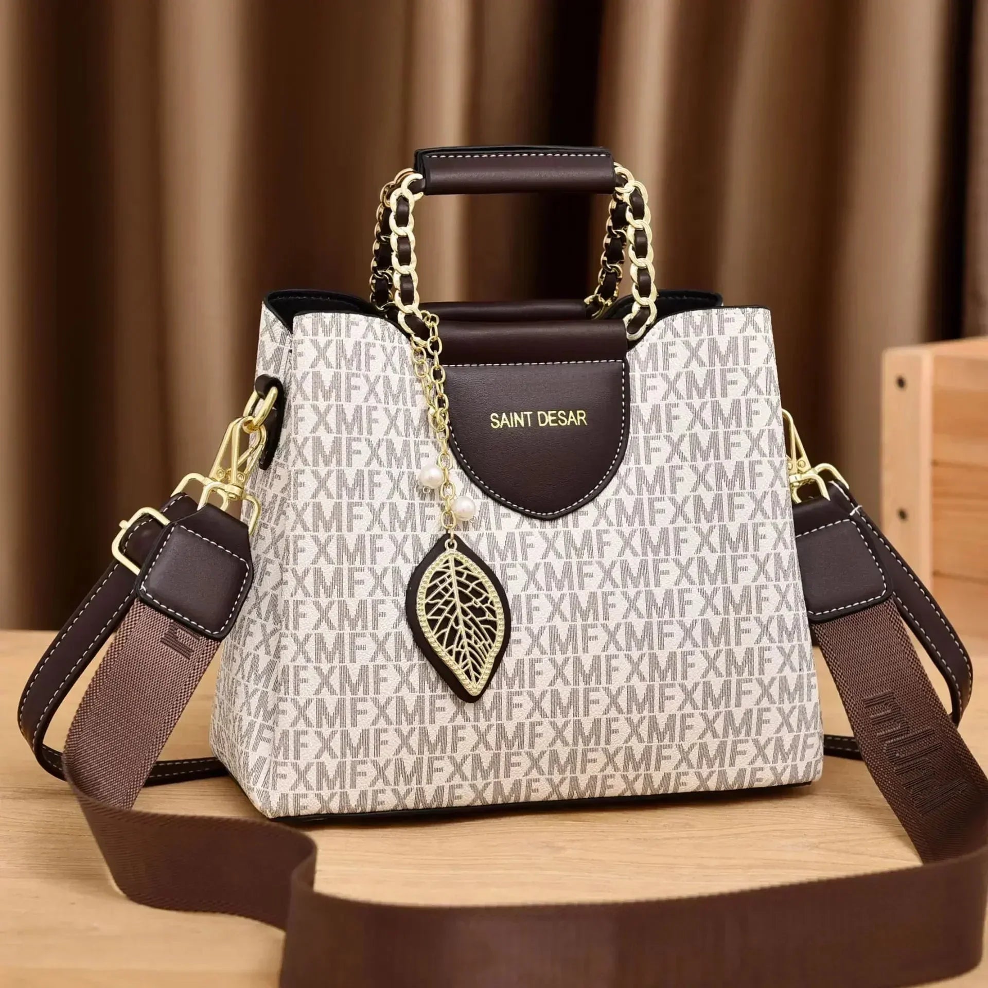 Trendé™ | Rania Ledertasche mit zeitloser Eleganz