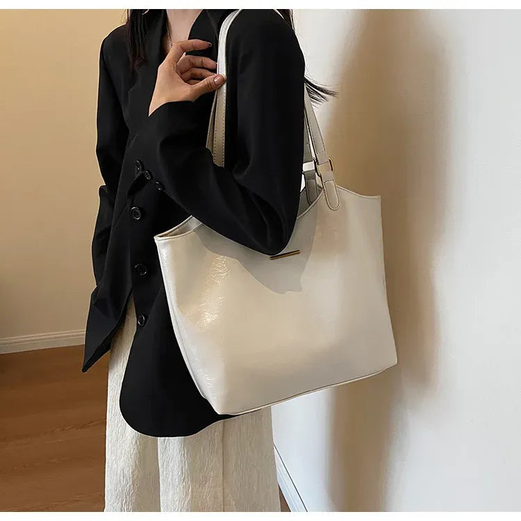 Trendé™ | Bless Ledertasche mit zeitloser Eleganz