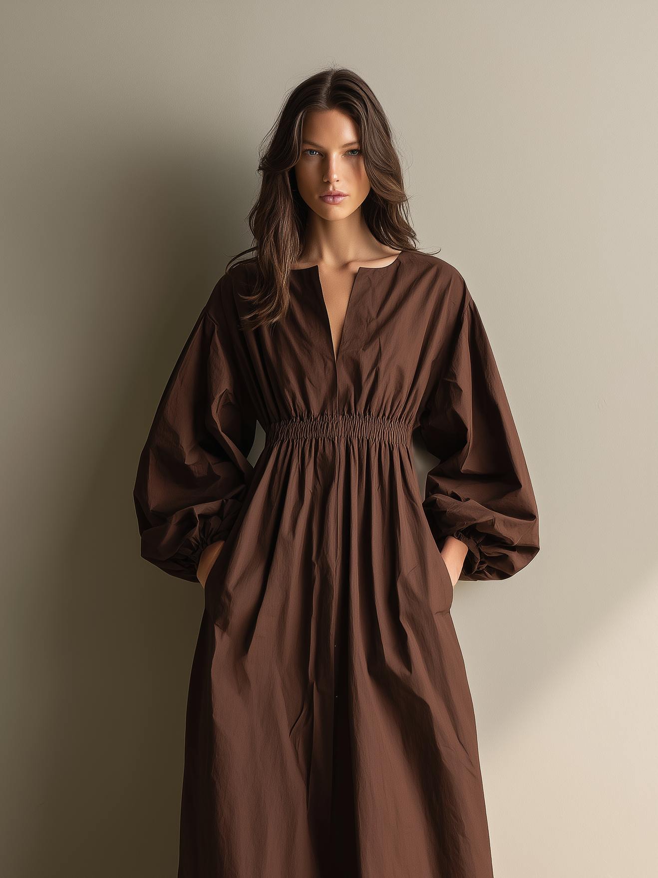 Trendé™ | Sonia Baumwoll-Leinen-Maxikleid mit V-Ausschnitt und langen Ärmeln