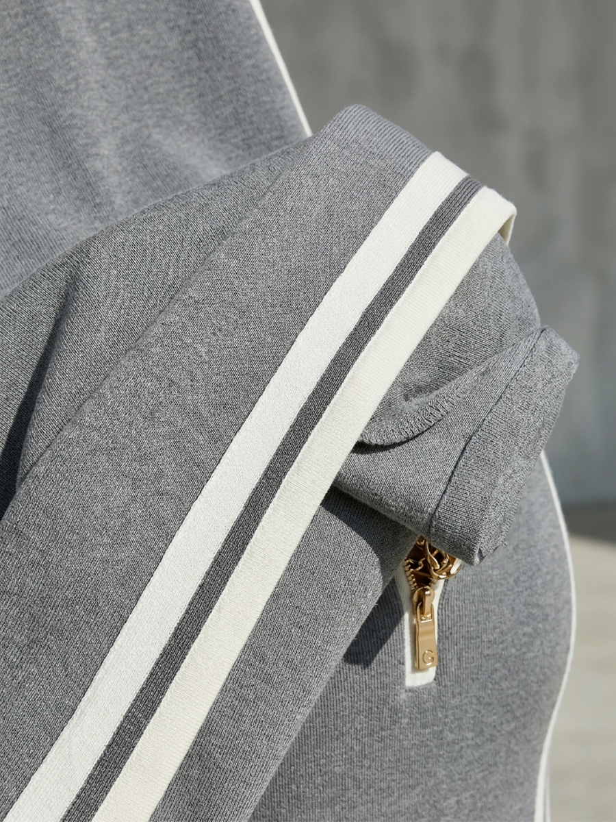 Trendé™ | Amara Strick-Maxikleid mit Polokragen und Streifenmuster
