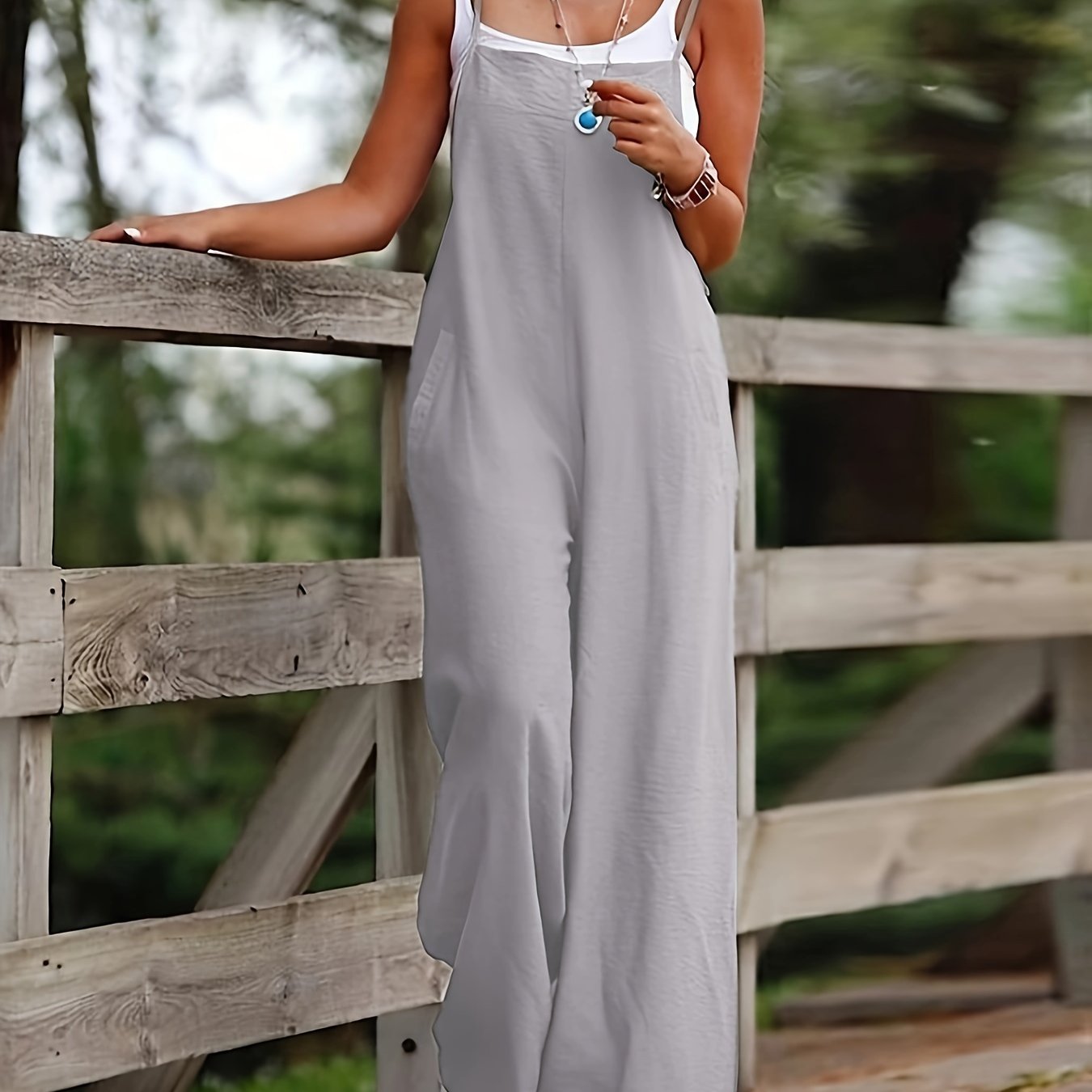 Trendé™ | Eva Einfarbiger Jumpsuit mit bequemer Passform