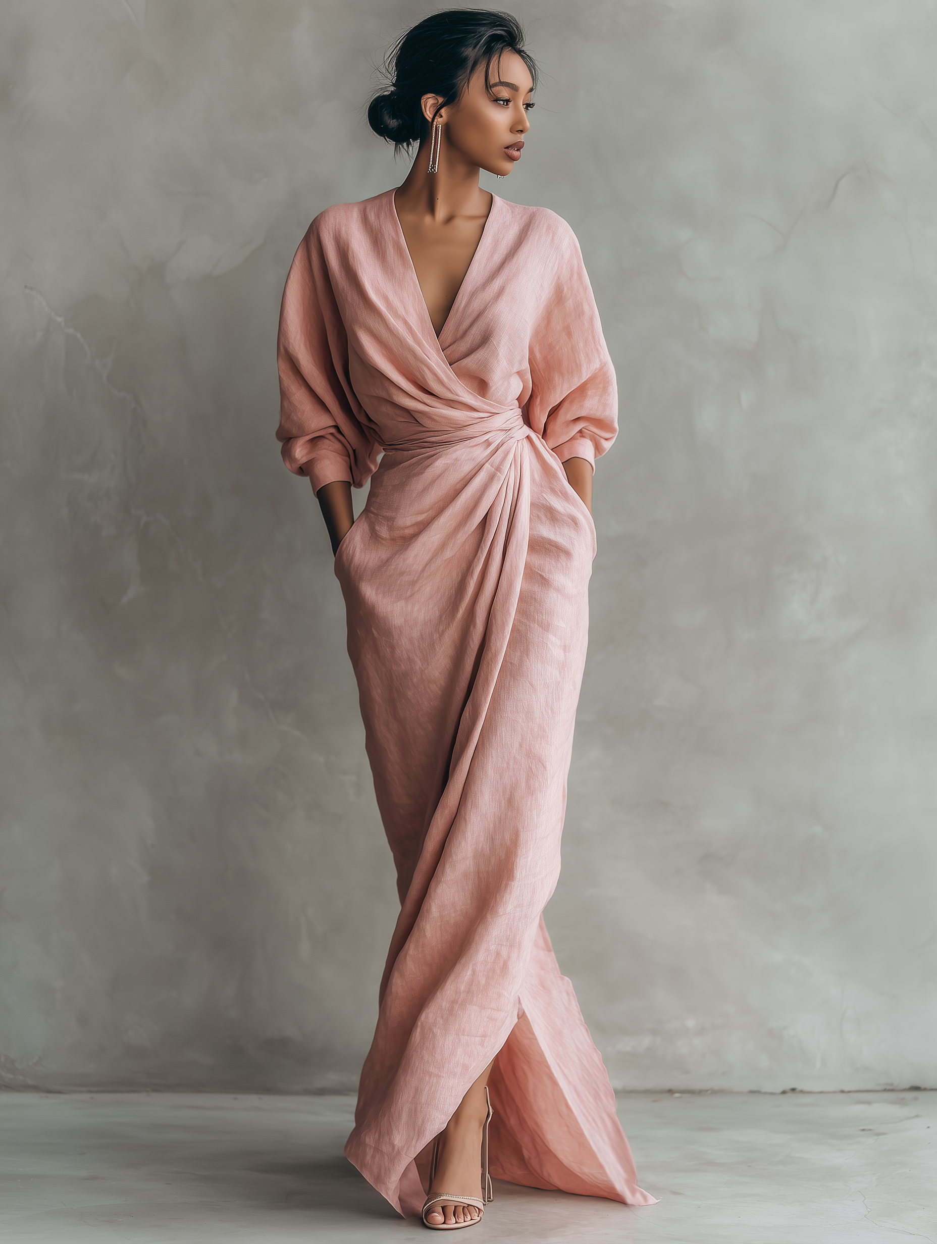 Trendé™ | Elina Leinenmix-Maxikleid mit V-Ausschnitt und minimalistischem Stil