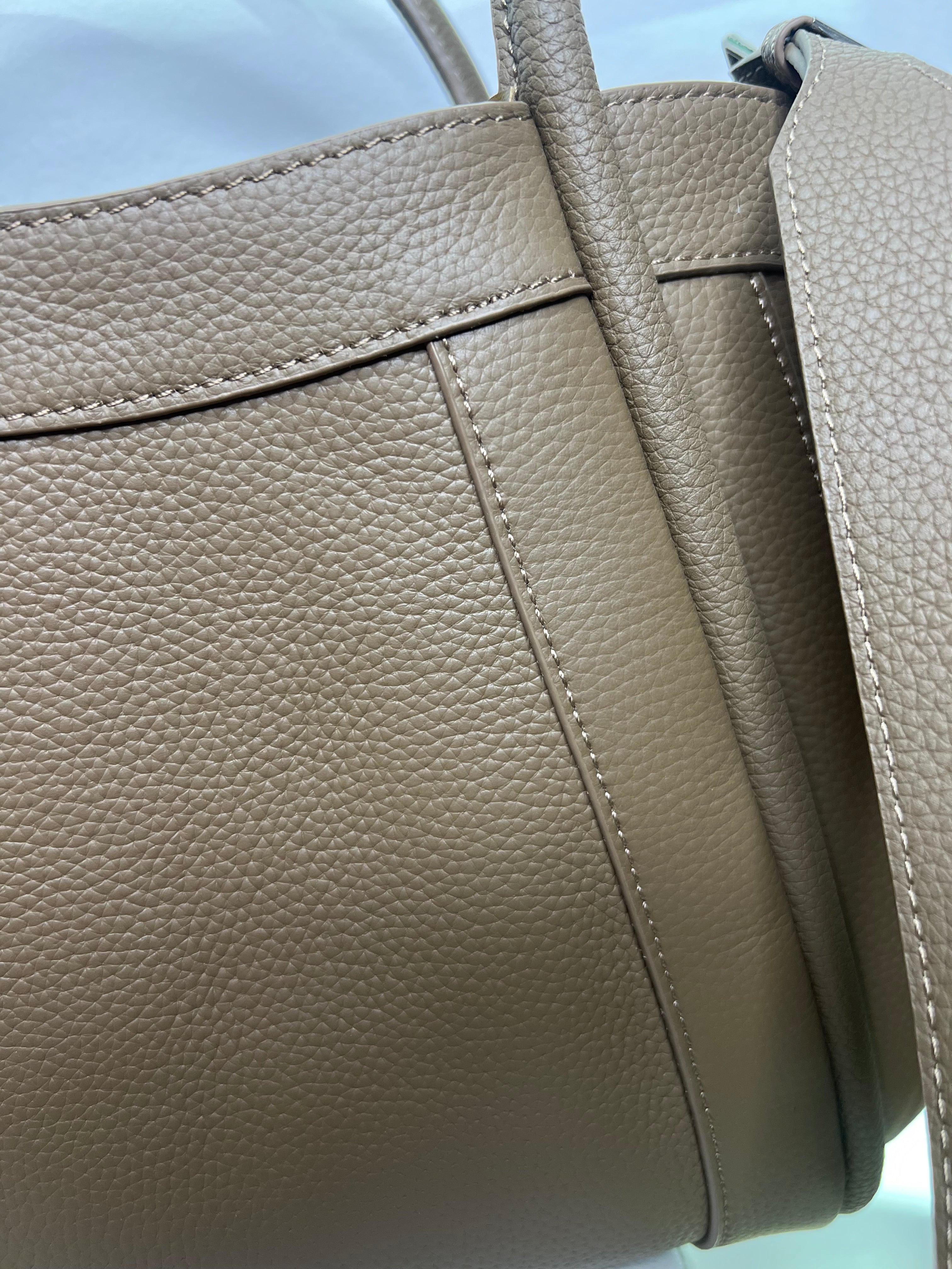 Trendé™ | Alina161 Ledertasche mit zeitloser Eleganz