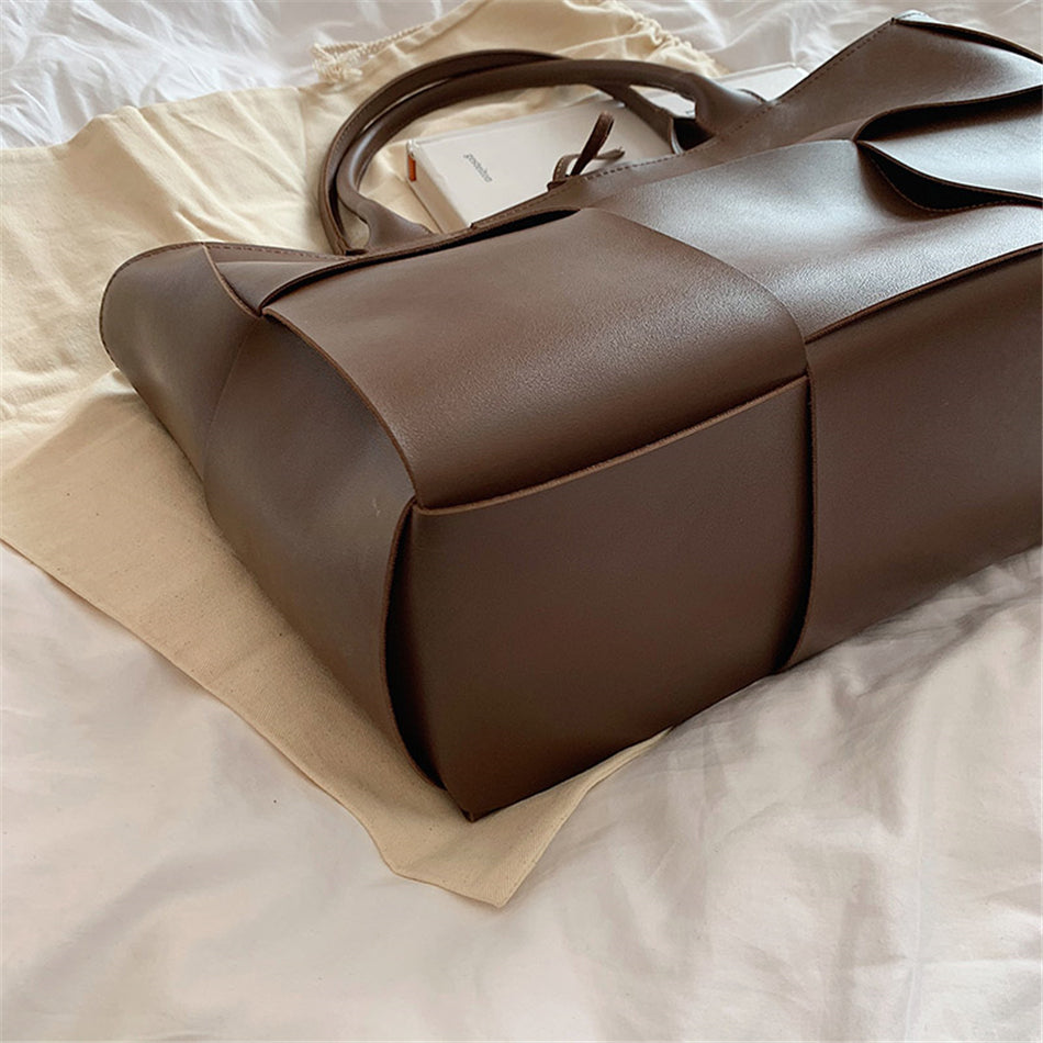Trendé™ | Jana1979 Ledertasche mit zeitloser Eleganz