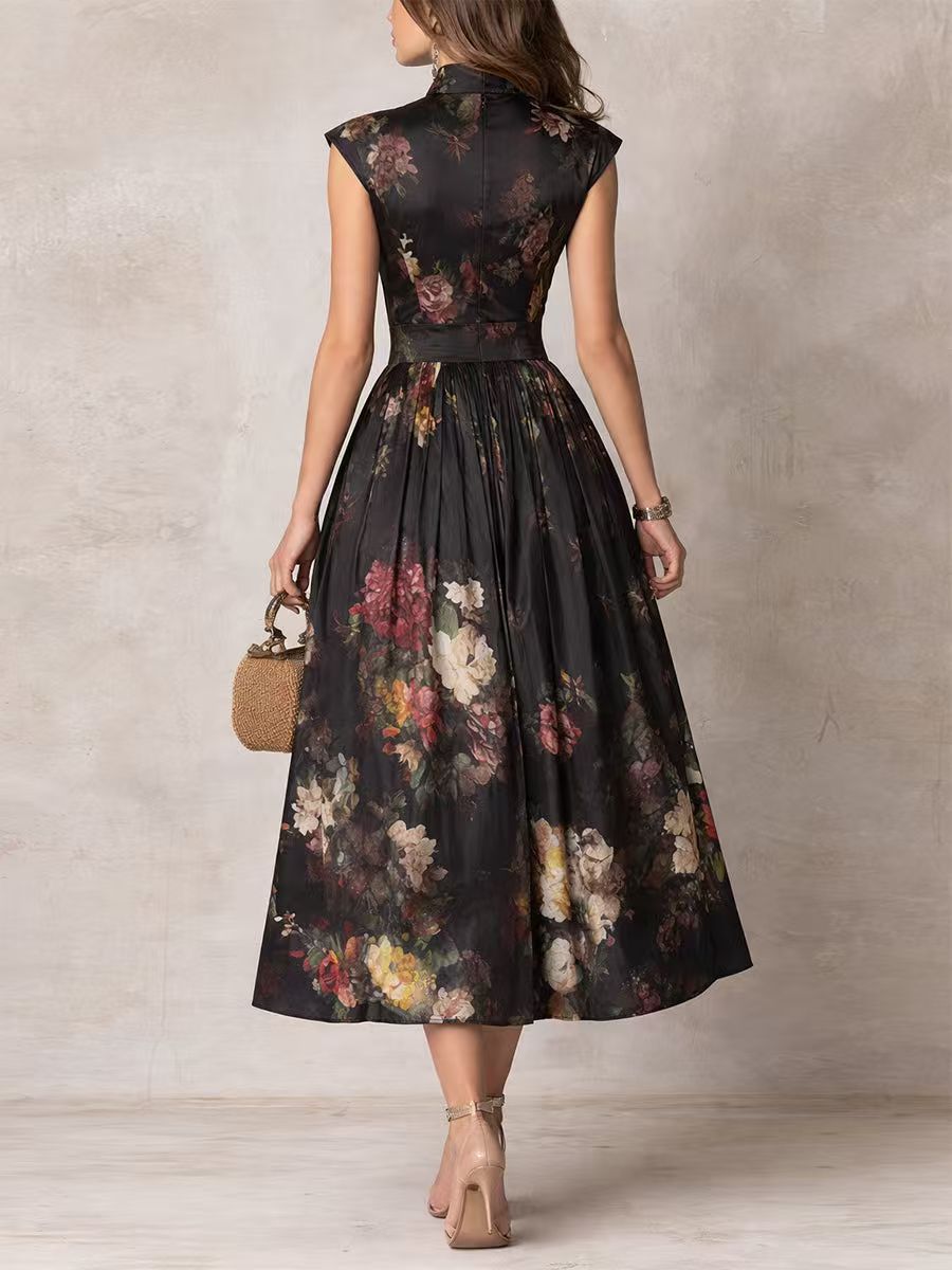 Trendé™ | Nerina Plissiertes Midi-Kleid mit Blumenmuster und hohem Kragen