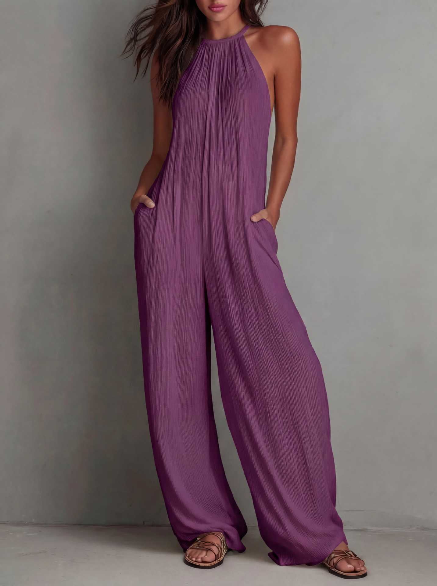 Rückenfreier Plissee-Jumpsuit im Resort-Stil mit weitem Bein