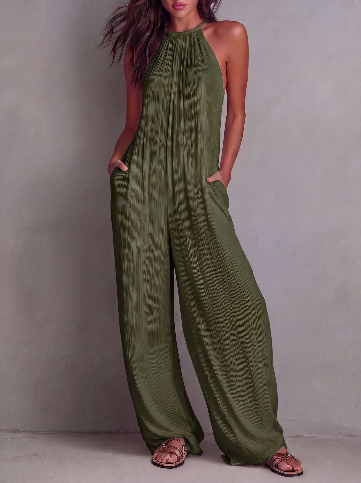 Rückenfreier Plissee-Jumpsuit im Resort-Stil mit weitem Bein