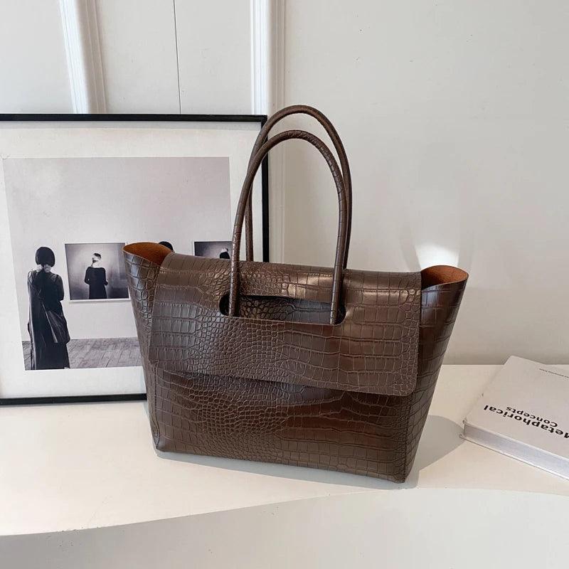Trendé™ | Clove Ledertasche mit zeitloser Eleganz