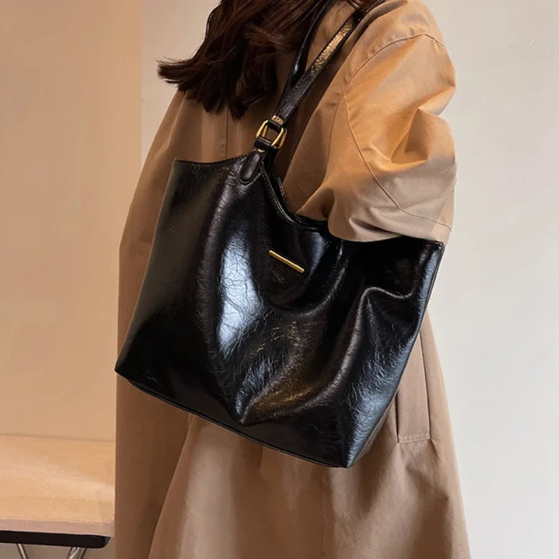 Trendé™ | Bless Ledertasche mit zeitloser Eleganz