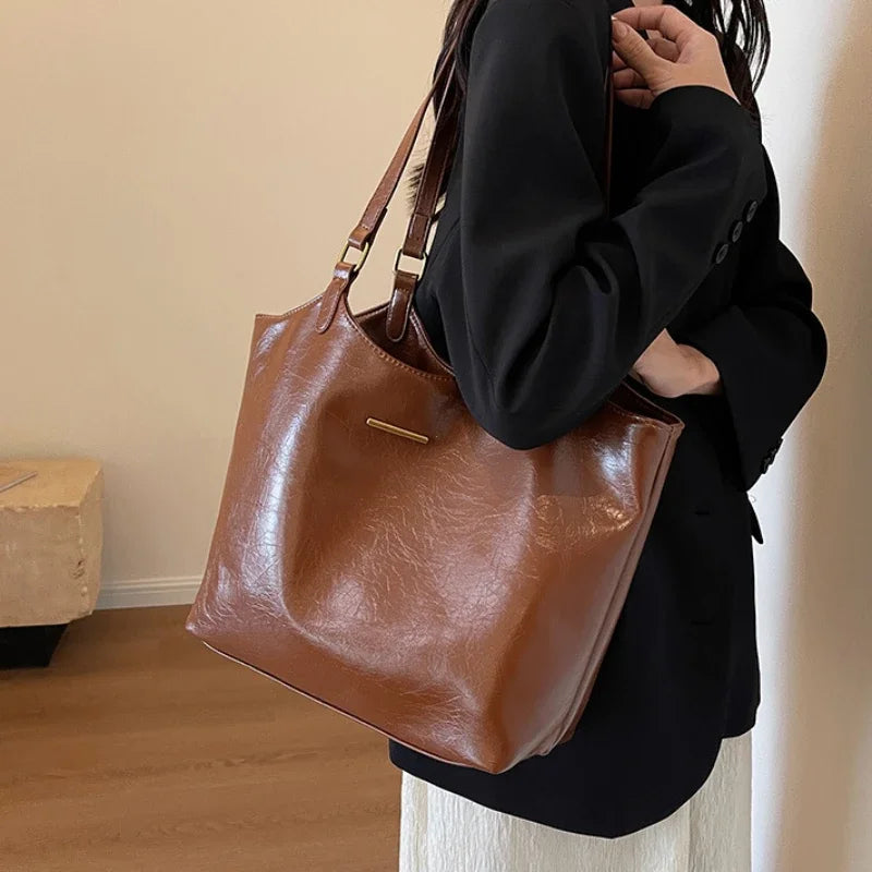 Trendé™ | Bless Ledertasche mit zeitloser Eleganz