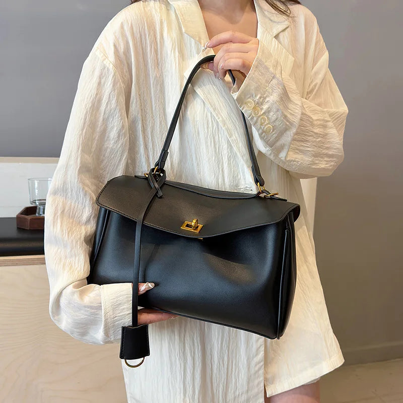 Trendé™ | Saphir Ledertasche mit zeitloser Eleganz