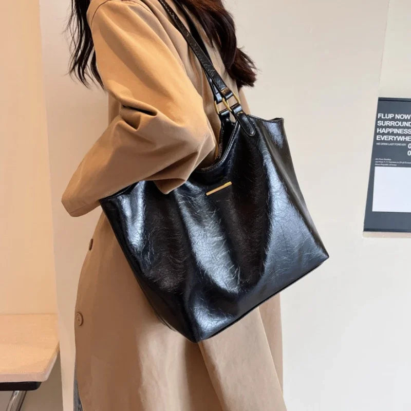 Trendé™ | Bless Ledertasche mit zeitloser Eleganz