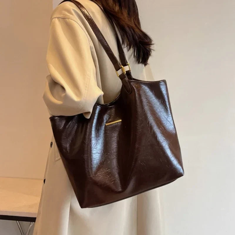 Trendé™ | Bless Ledertasche mit zeitloser Eleganz