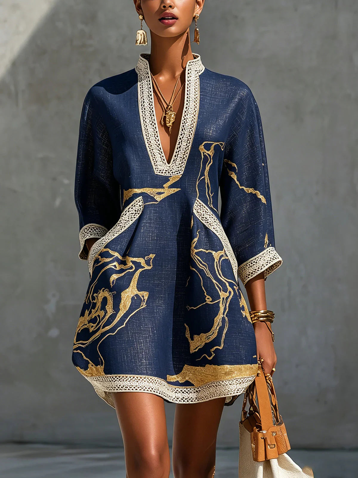 Trendé™ | Minikleid mit V-Ausschnitt und Häkelspitze