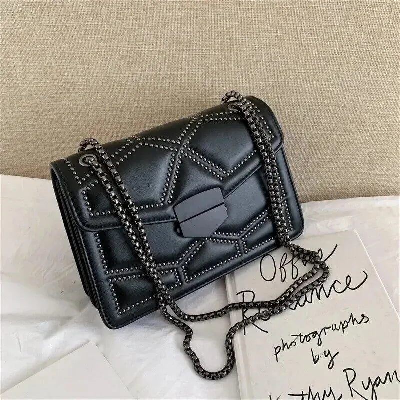 Trendé™ | Eyla Kleine Ledertasche mit elegantem Design